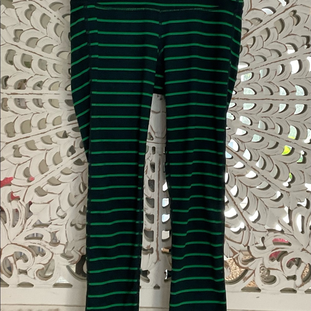 Athleta Stripe Green Chatarunga Capri XXS